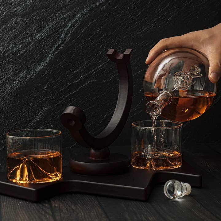 The Wine Savant / Khen Glassware - Wholesale Decanter - Ski Wine Whiskey Decanter With 2 Glacier Mountain Glasses