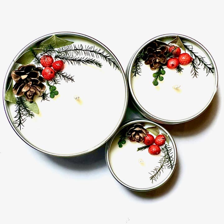 "Winter Walk" Winter Holiday Blend Soy Candle and other Purchase Wholesale en décoration. Free Returns & Net 60 Terms on Faire trending on Faire.