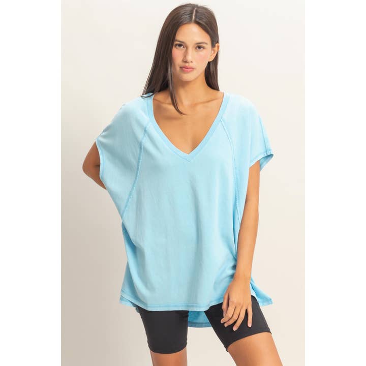 Overdimensioneret V-hals mineralvasket top for engroshandel hos Double Zero