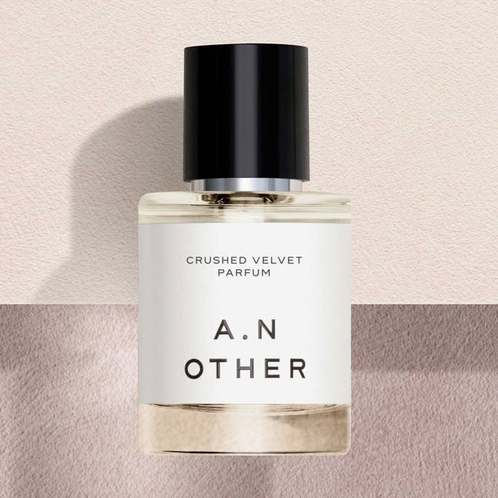 A. N. OTHER - Wholesale Parfum/Eau de toilette - Verkruimeld fluweel 50ml parfum (wierook, vanille, sandelhout)0