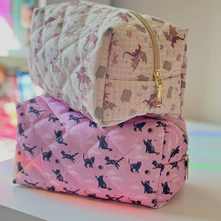 CrescentCatCo - Wholesale Makeup/Cosmetic Bag - Fantasy Reader Gingham Dragon Quilted Makeup Pouch3