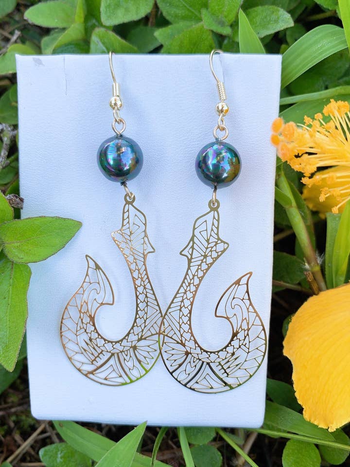 Hawaiian Tribal Fishhook Earrings Hamilton Gold Earring with Shell Pearls for wholesale by Anela's Jewelry
