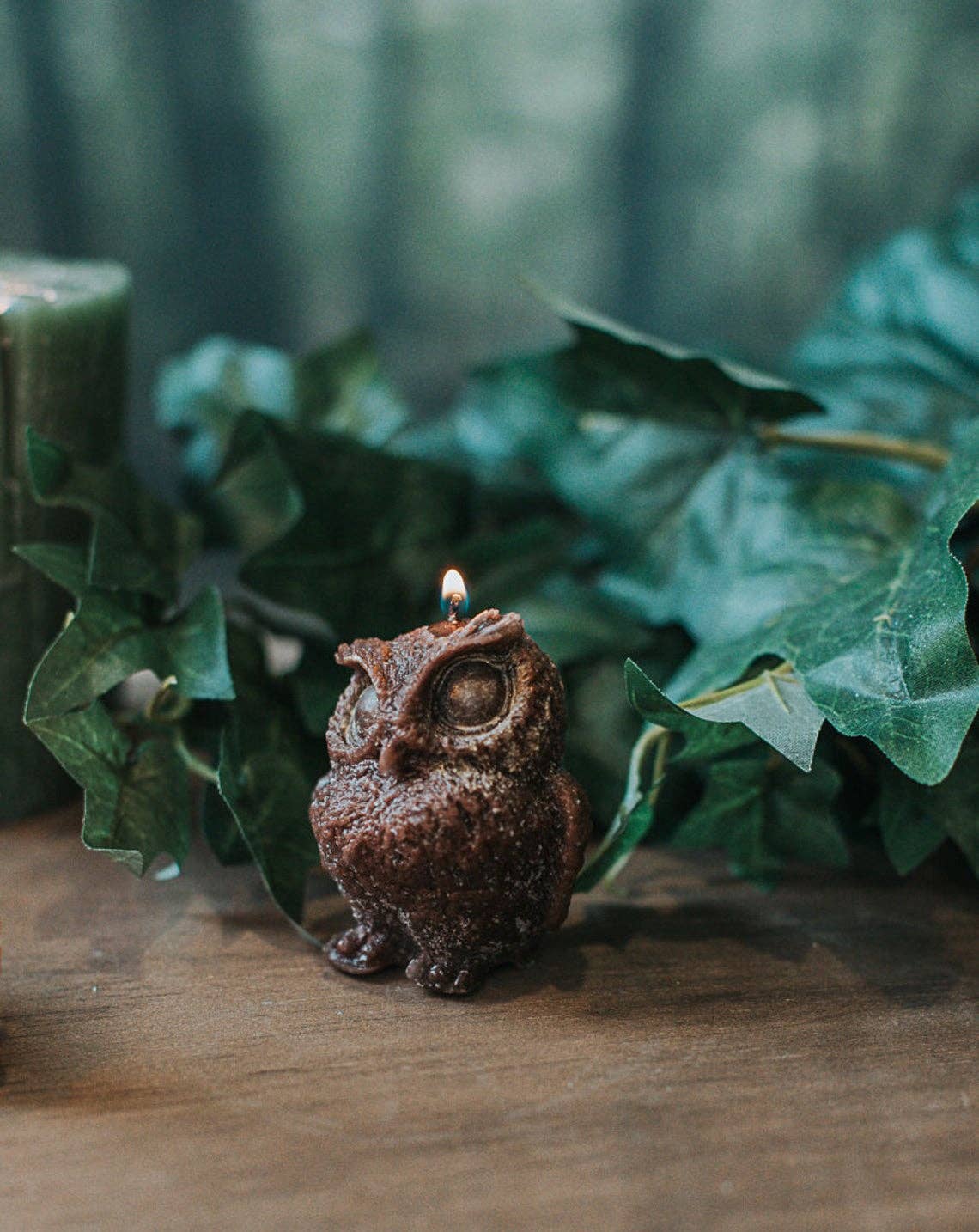 Costurero Real - Vendita all'ingrosso Candele regalo - Cottagecore, candela marrone a forma di gufo, profumo di frutti di bosco1