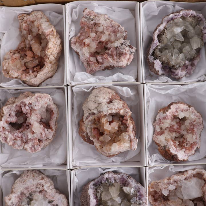 Mi Esperanza Minerals - Wholesale Spiritual Stone/Crystal - Pink Amethyst Set of 123