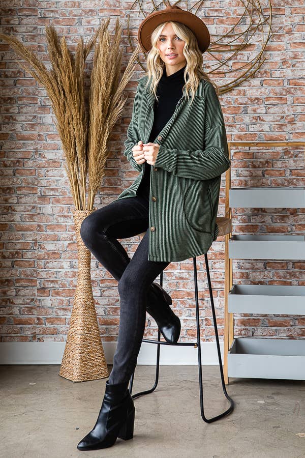 7th Ray – Großhandel Hemdjacke/Shacket – Damen – Solide Rippe Knopfleiste Seitentaschen Langarm Shacket T525623