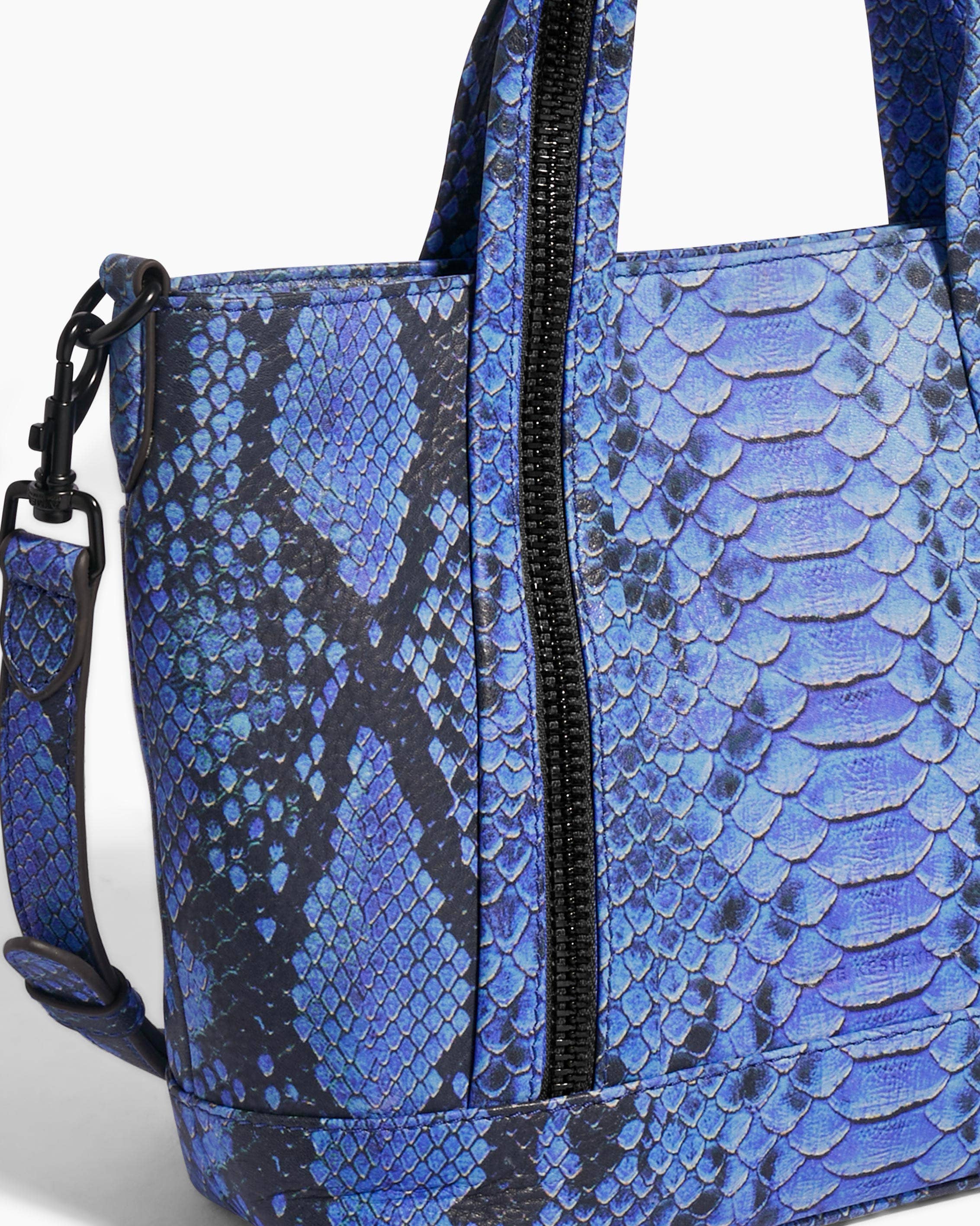 Blå Cobra Fånga mig om du kan konvertibel Satchel för wholesale på Faire4