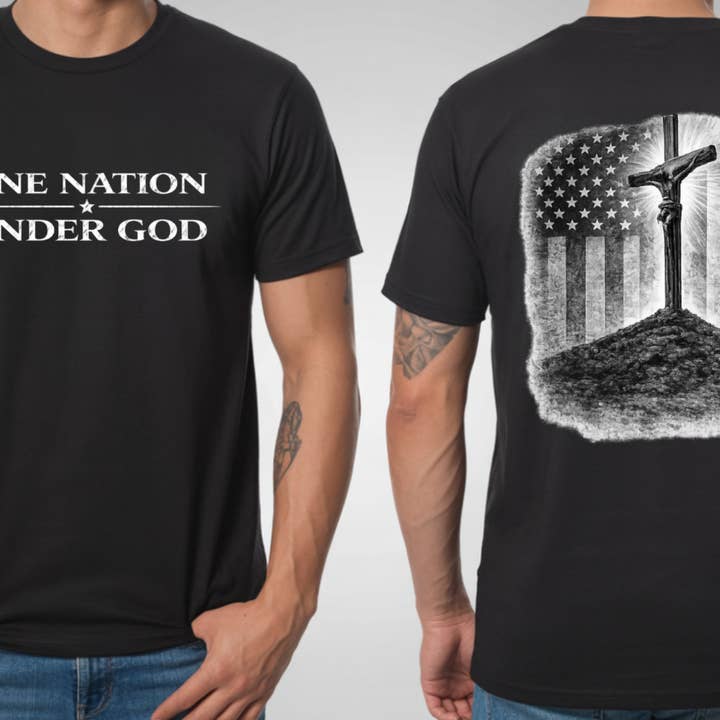 Eine Nation unter Gott | Glaube & Freiheit Patriotisches T-Shirt für den Großhandel von Story & Grace Co