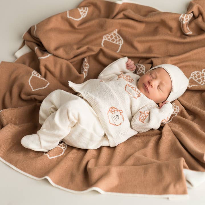 Couverture bébé gland écrue et marron pour la vente par micu micu