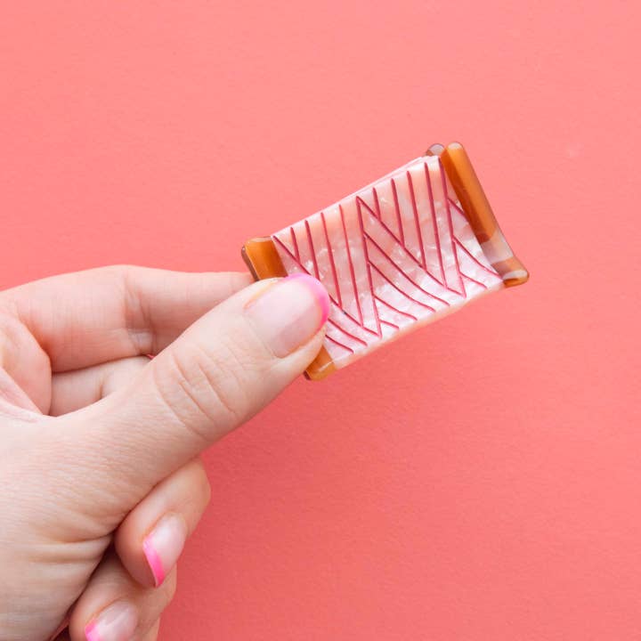 Mini pince à cheveux en forme de bobine de fil pour la vente par Sarah Hearts