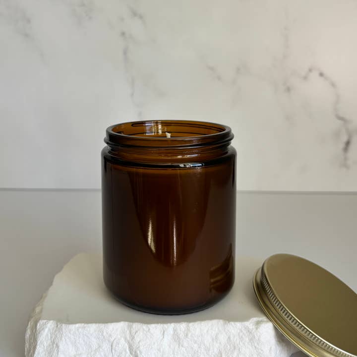 7oz White Label Coconut Soy Candles – Amber Jar w/ Gold Lid for wholesale by Illuminating Scentses