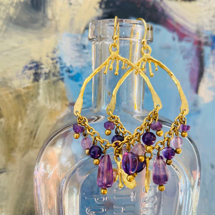 Ädelsten Dingla Örhängen ”Wishbone” ametist/lila för wholesale av Waterlily