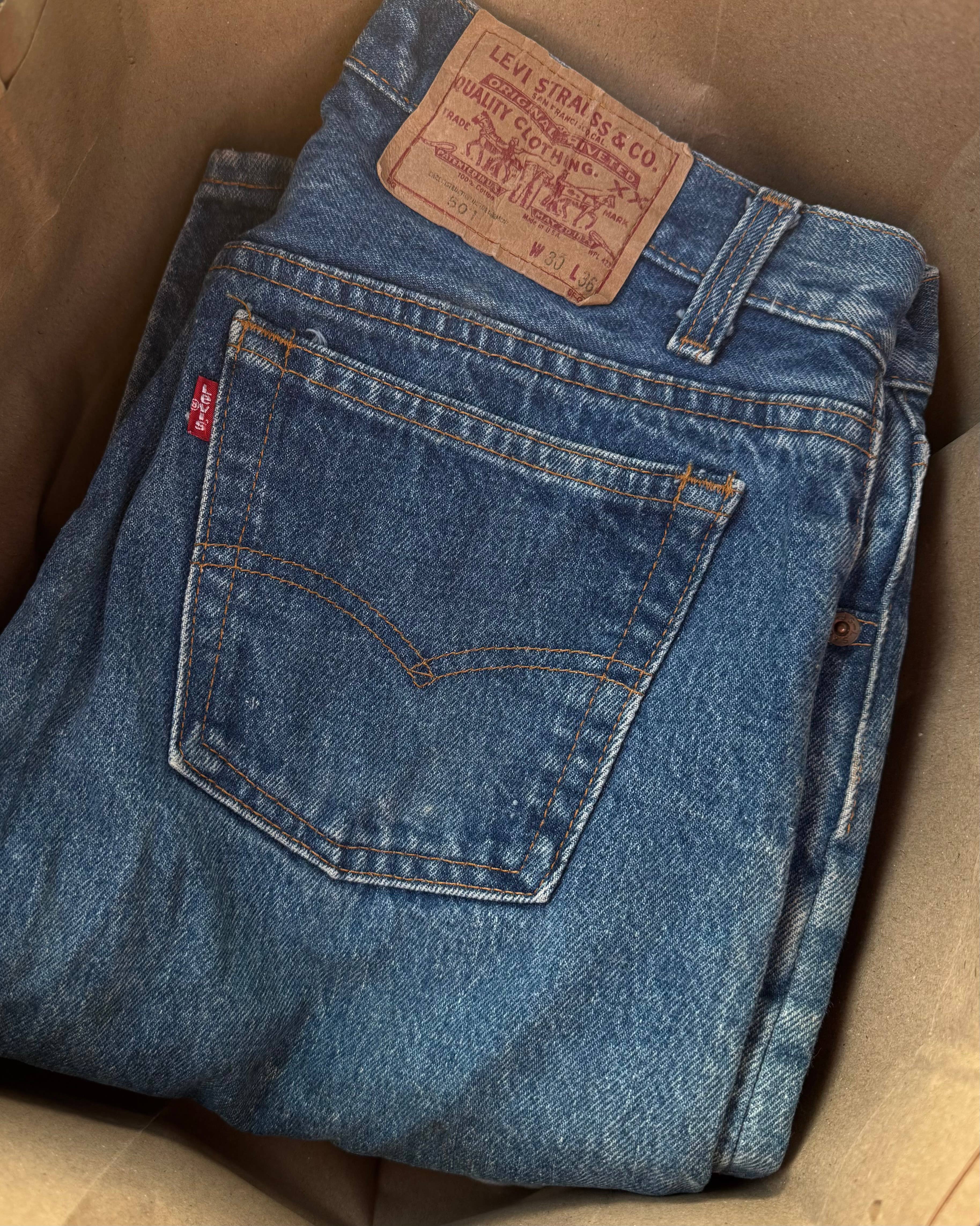 Also, Freedom - Vente Jean – femme - Levi's 501 vintage - Fabriqué aux États-Unis uniquement6