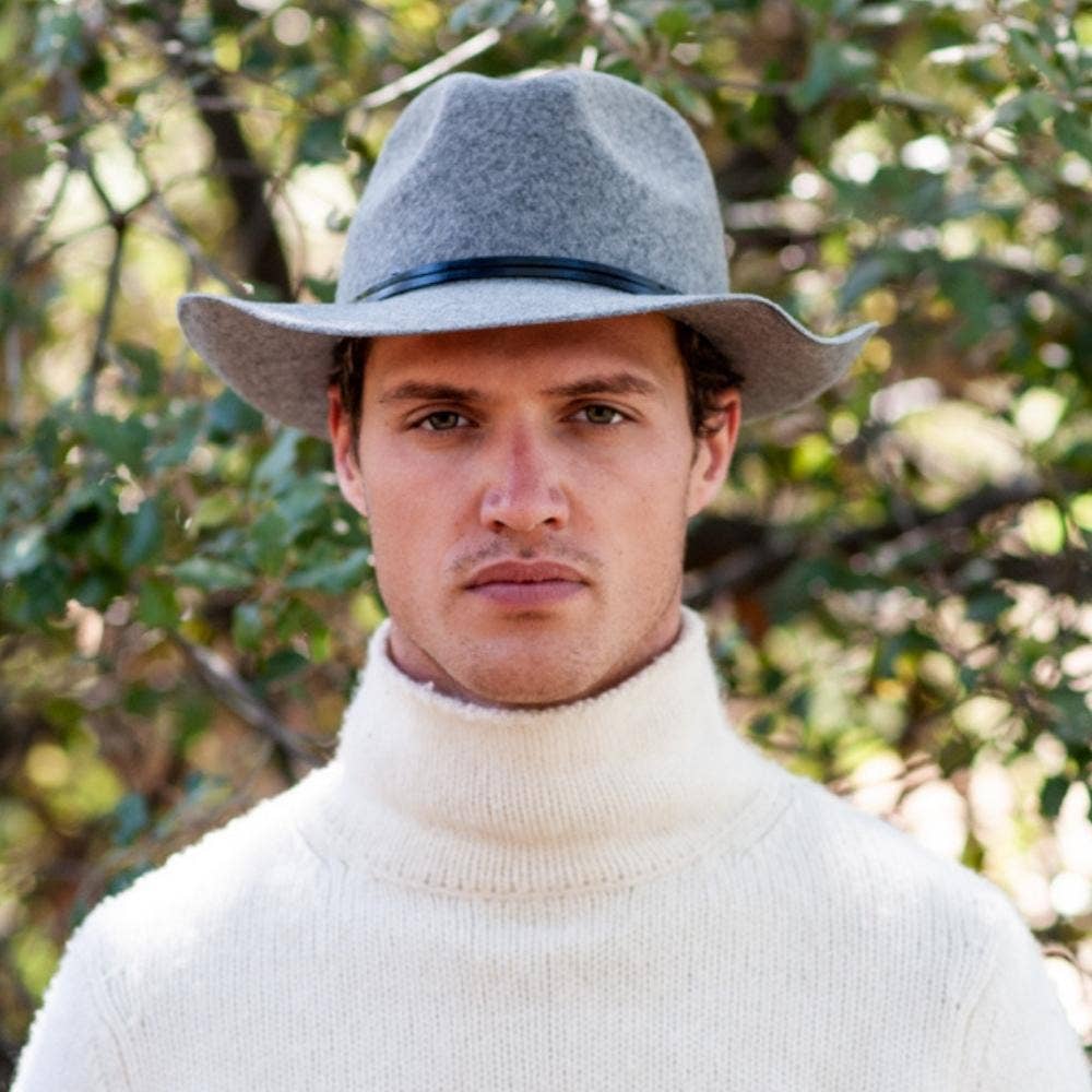 TRAVAUX EN COURS... – Großhandel Fedora-Hut – Damen – Filzhut mit Lederband und rohem Rand34