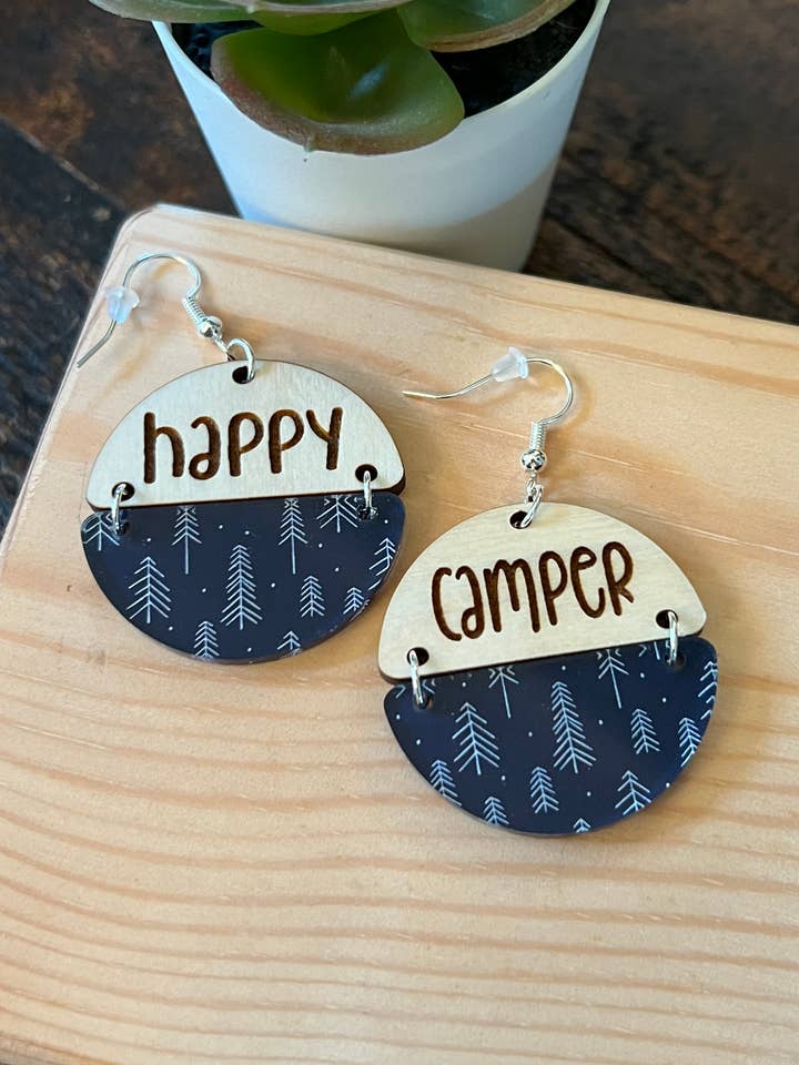 Happy Camper 2-delig. Cirkelvormige oorbellen voor wholesale door Suchfungoods