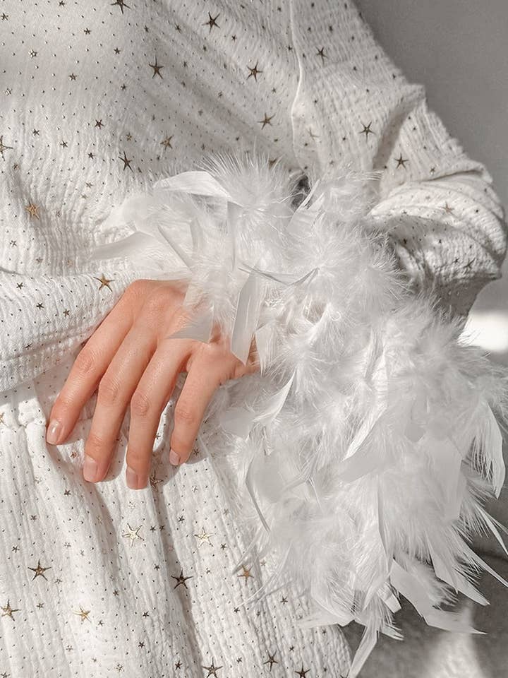 BLANC CWSPJ0311_PYJAMA COURT À MANCHES LONGUES EN COTON PUR AVEC PLUMES en vente sur Faire5