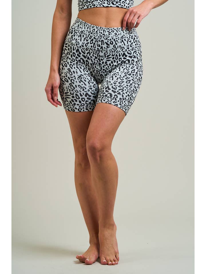 ANWND - Wholesale Athletic Shorts - Women's - 5943 - LEOPARD PRINTED BIKER SHORTS