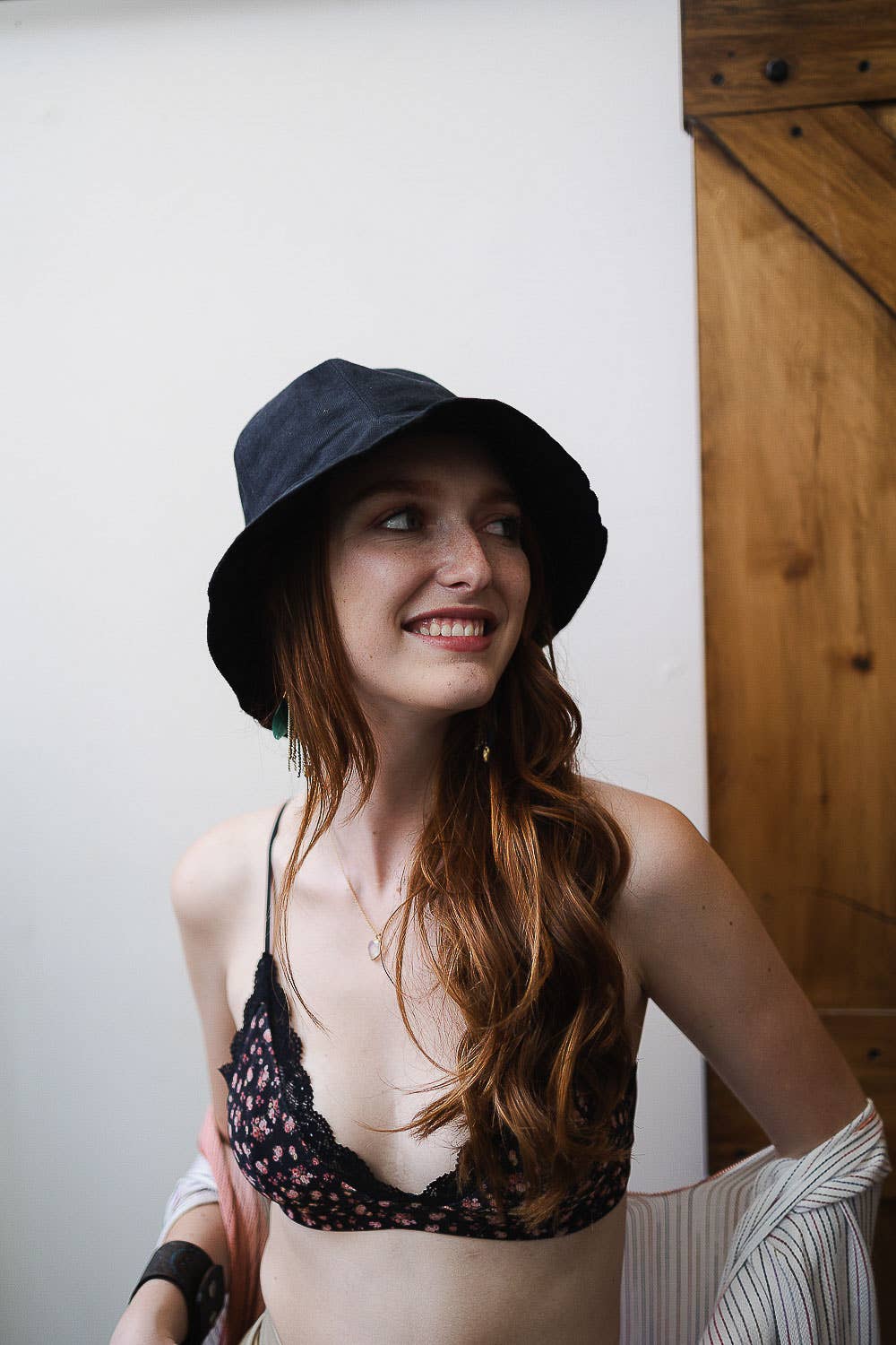 Zwart Urban katoenen bucket hat voor groothandel op Faire2