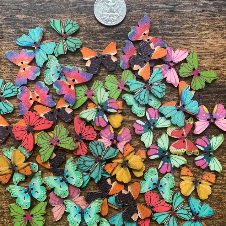 Magnifique Hearts - Wholesale Sewing button/snap - Wooden Butterfly Buttons - Perfect for Scrapbooking1