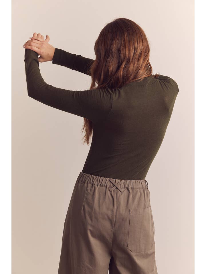 D Olive Wool blend lightweight turtleneck for wholesale on Faire7