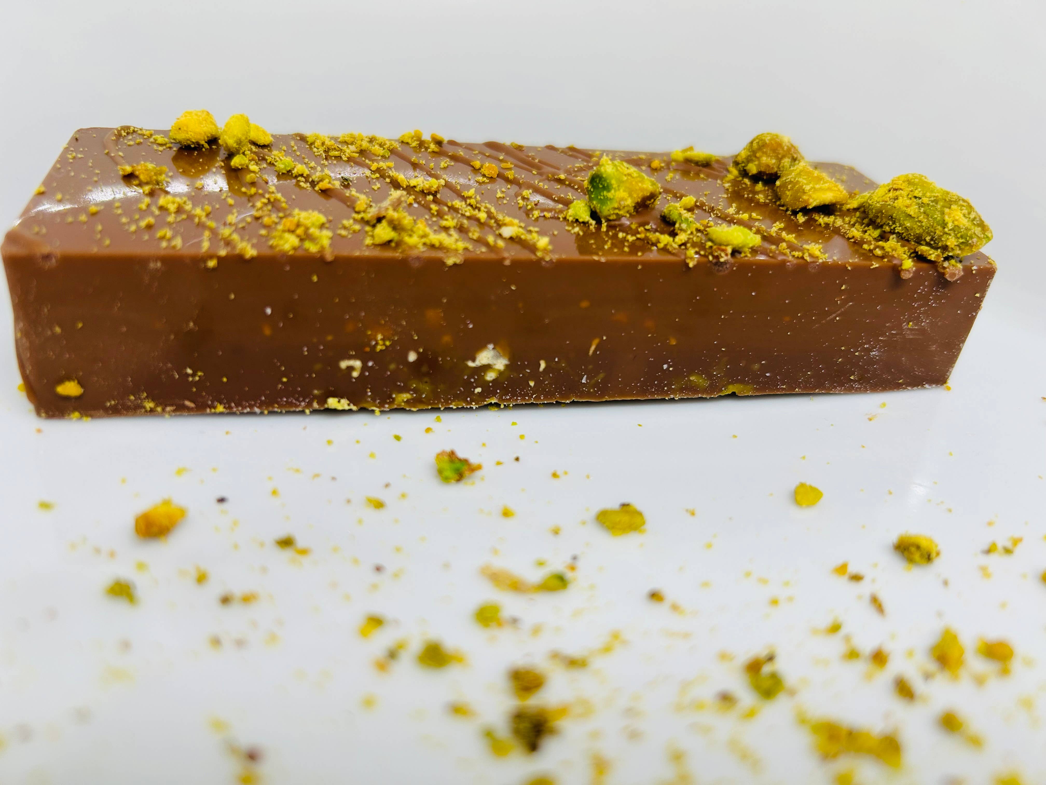 UPSCALE FREEZE - Wholesale Chocolate Bar - DUBAI PISTACHIO BAR 3 OZ5
