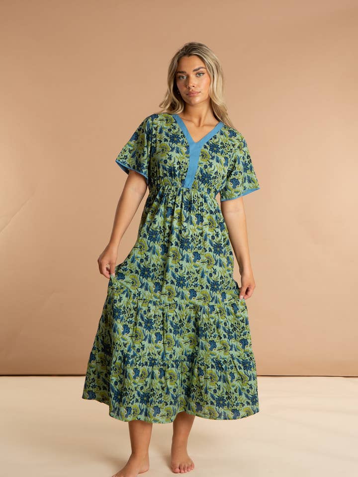 Vestido Floral Estampado em Algodão - Patchouli de Lima por atacado de inara