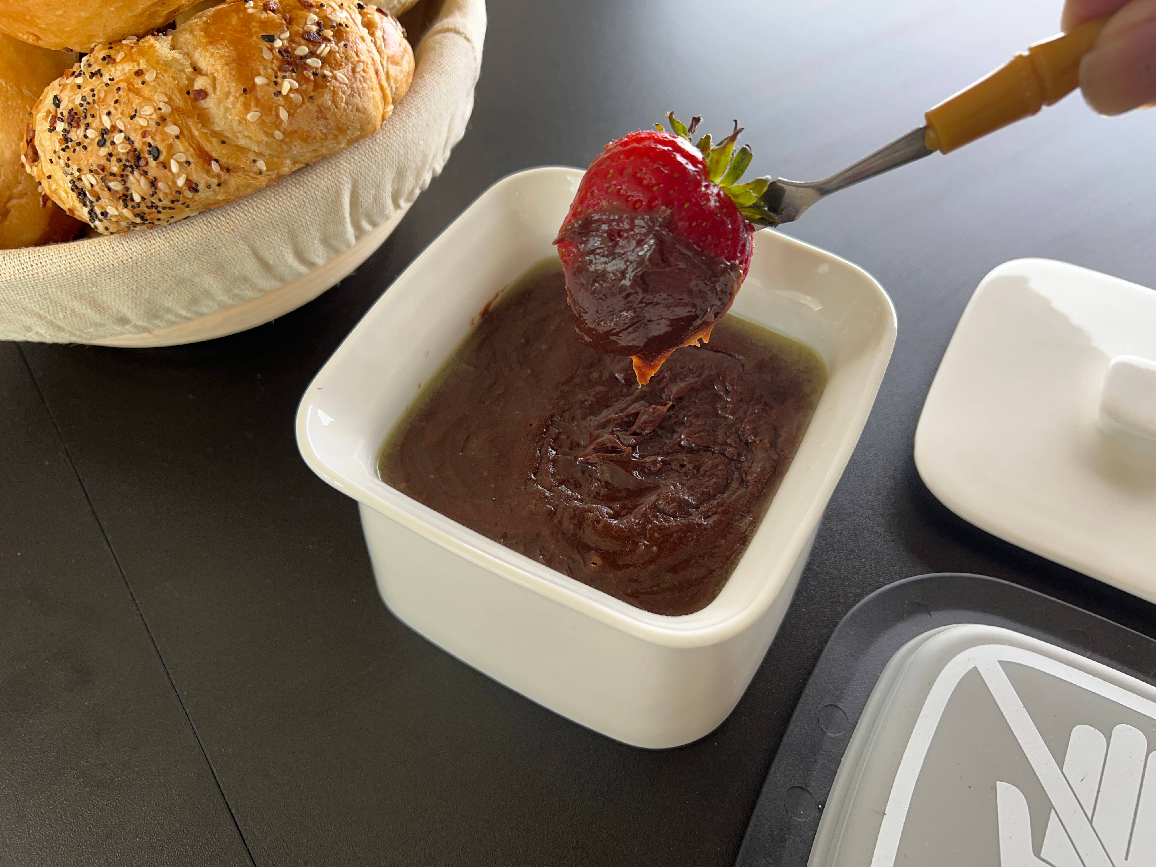 THAT Inventions - Wholesale Dip - HeatTHAT! 1-Hour Heated Tableware4