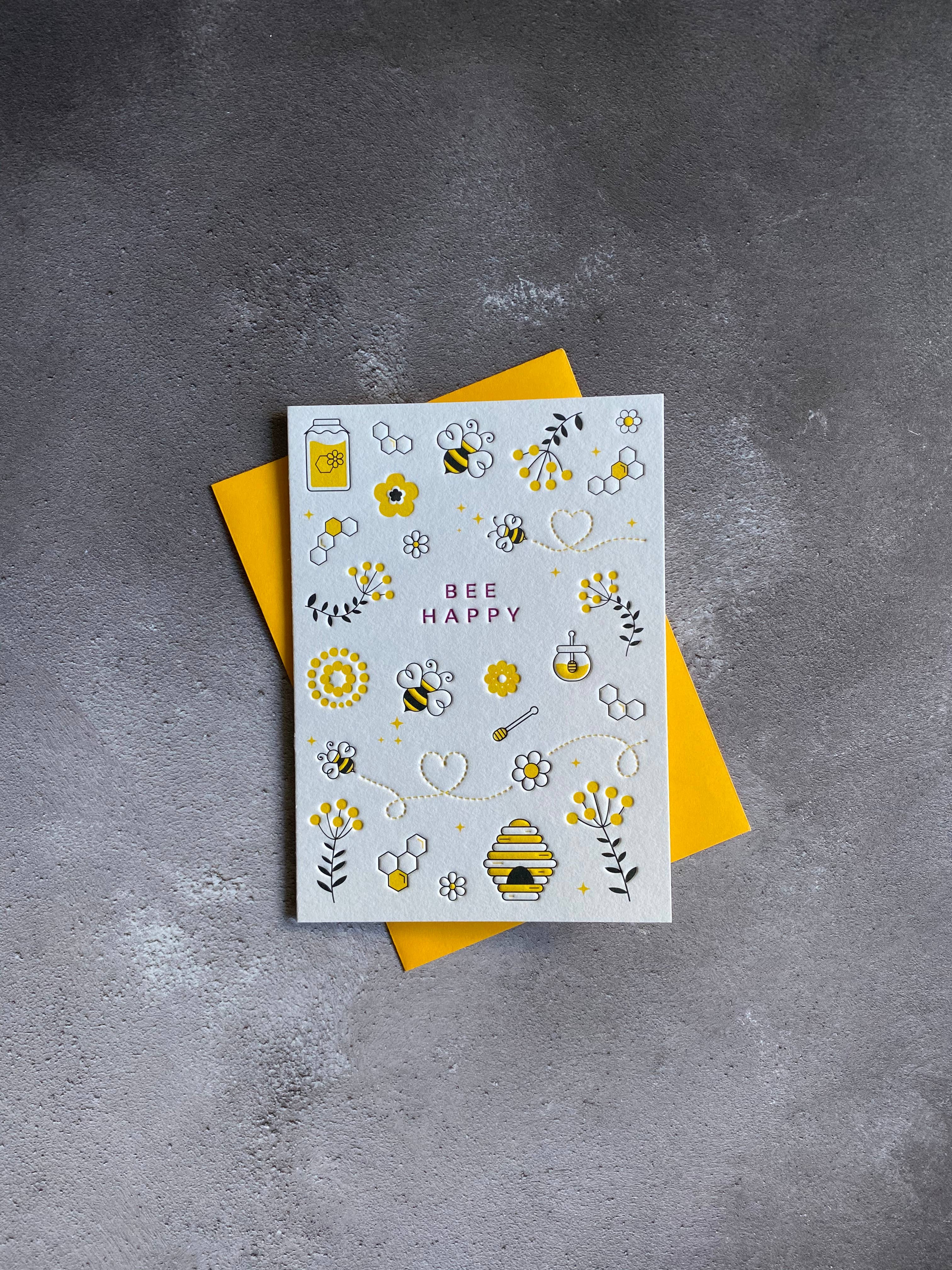 Heyyy Ltd – Großhandel Grußkarten für den Alltag – Bee Happy Letterpress-Karte1
