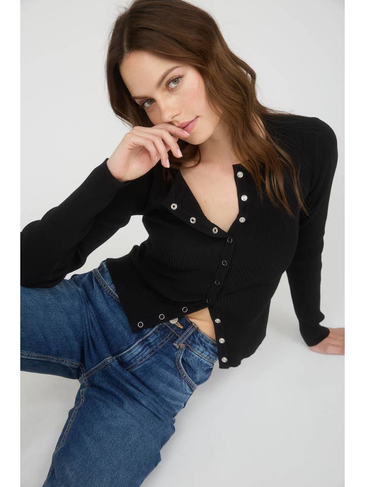 The Workshop Studio - Vente Cardigan – femme - GILET EN MAILLE À COL ROND AVEC BOUTONS-PRESSION3