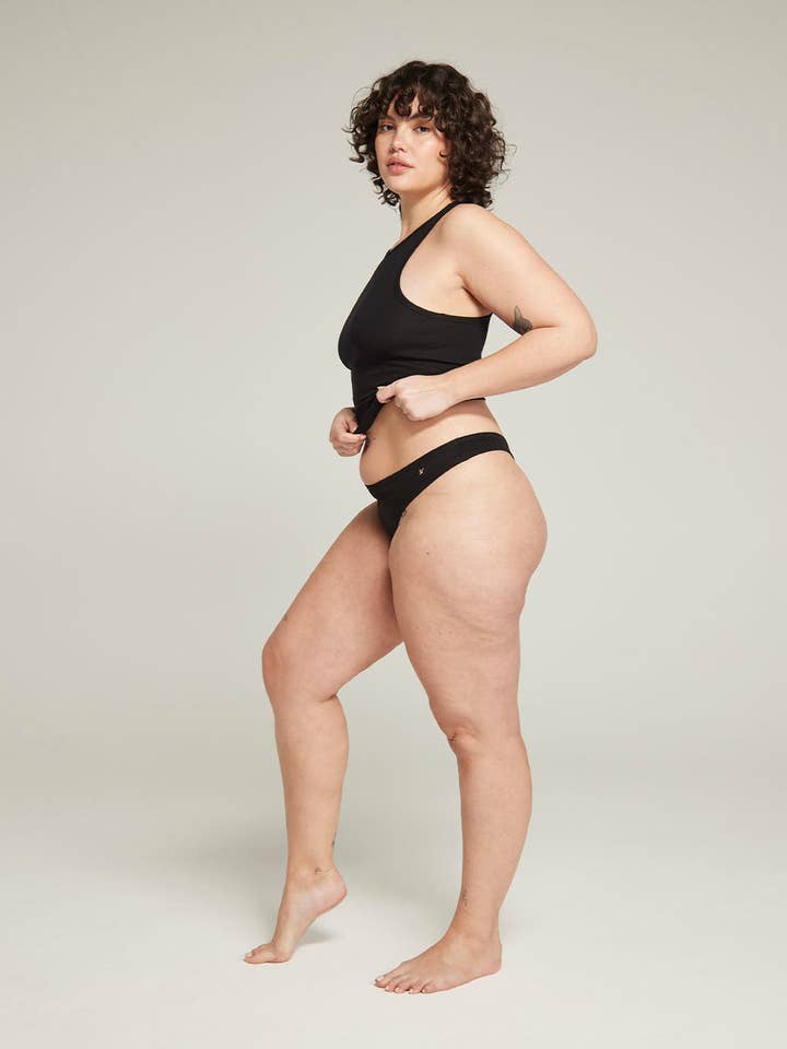 The Tanga aus Biobaumwolle im 3er-Pack, Schwarz für den Großhandel von Nudea