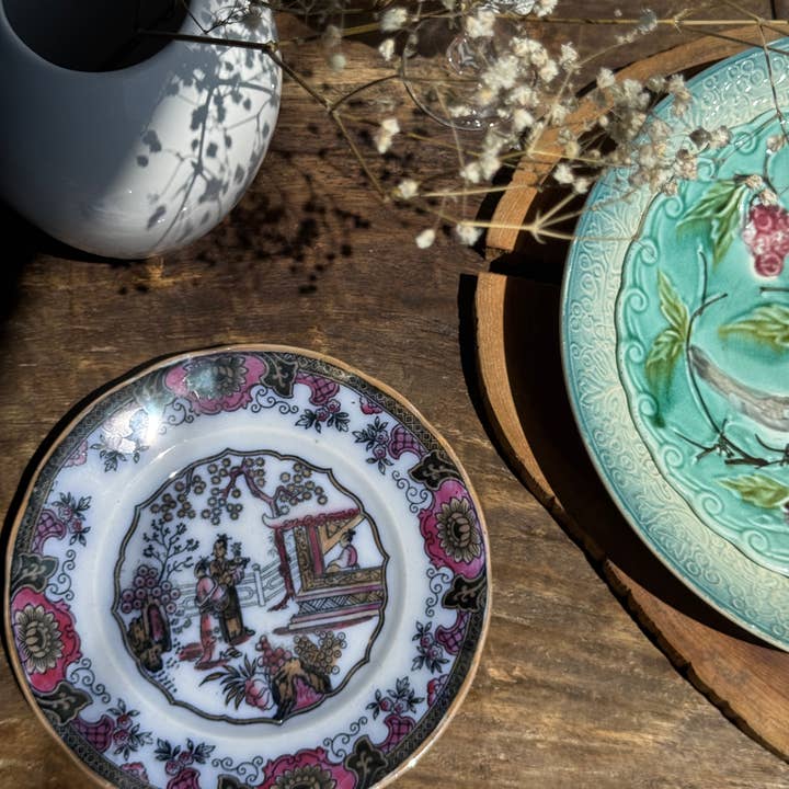 Office Objets - Wholesale Dinner Plate - 1850 Canton plate depicting a garden scene9