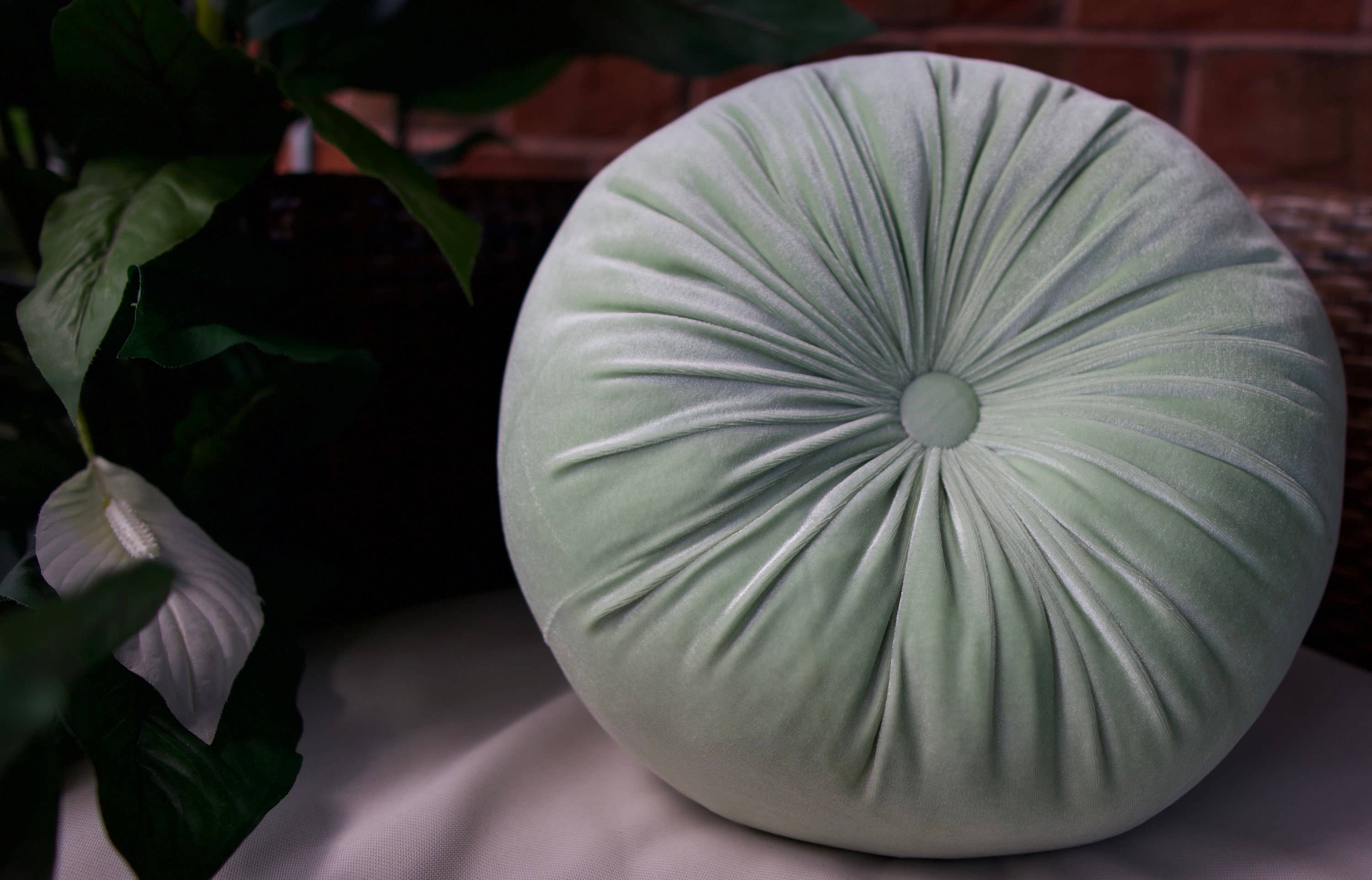 Phionah by Phionah Llc – Engroshandel Pyntepude – Rund fløjl pude blush grøn8