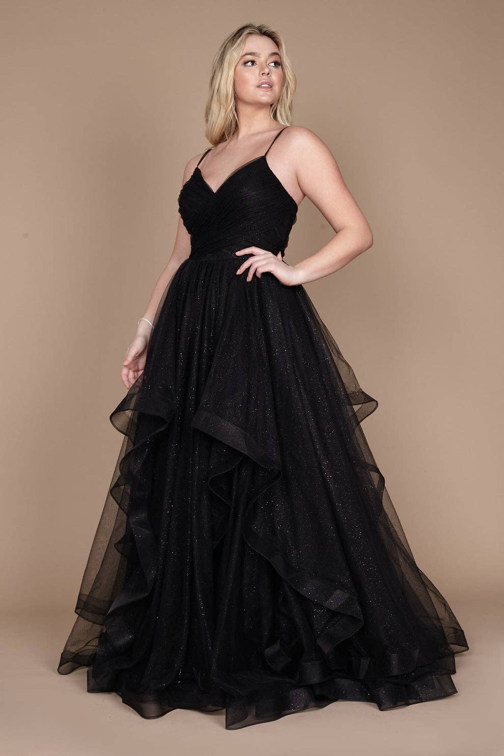 Kos Couture - Vente Robe de soirée – femme - Robe de bal en tulle fluide avec paillettes et décolleté en cœur.2