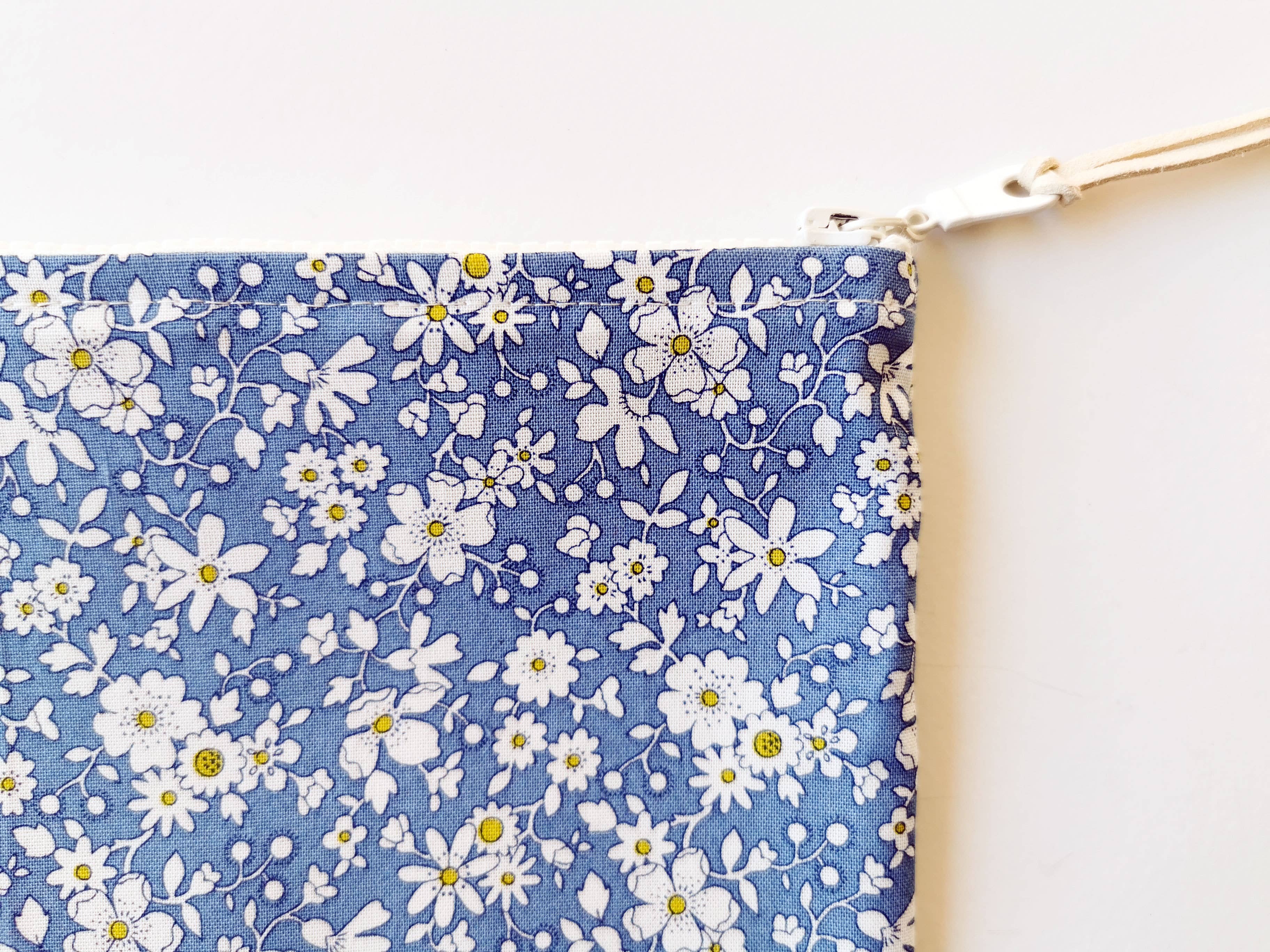 Homesite - Wholesale Pouch - Women's - Liberty Of London Zipper Pouch, Seven Colors and Two Sizes3