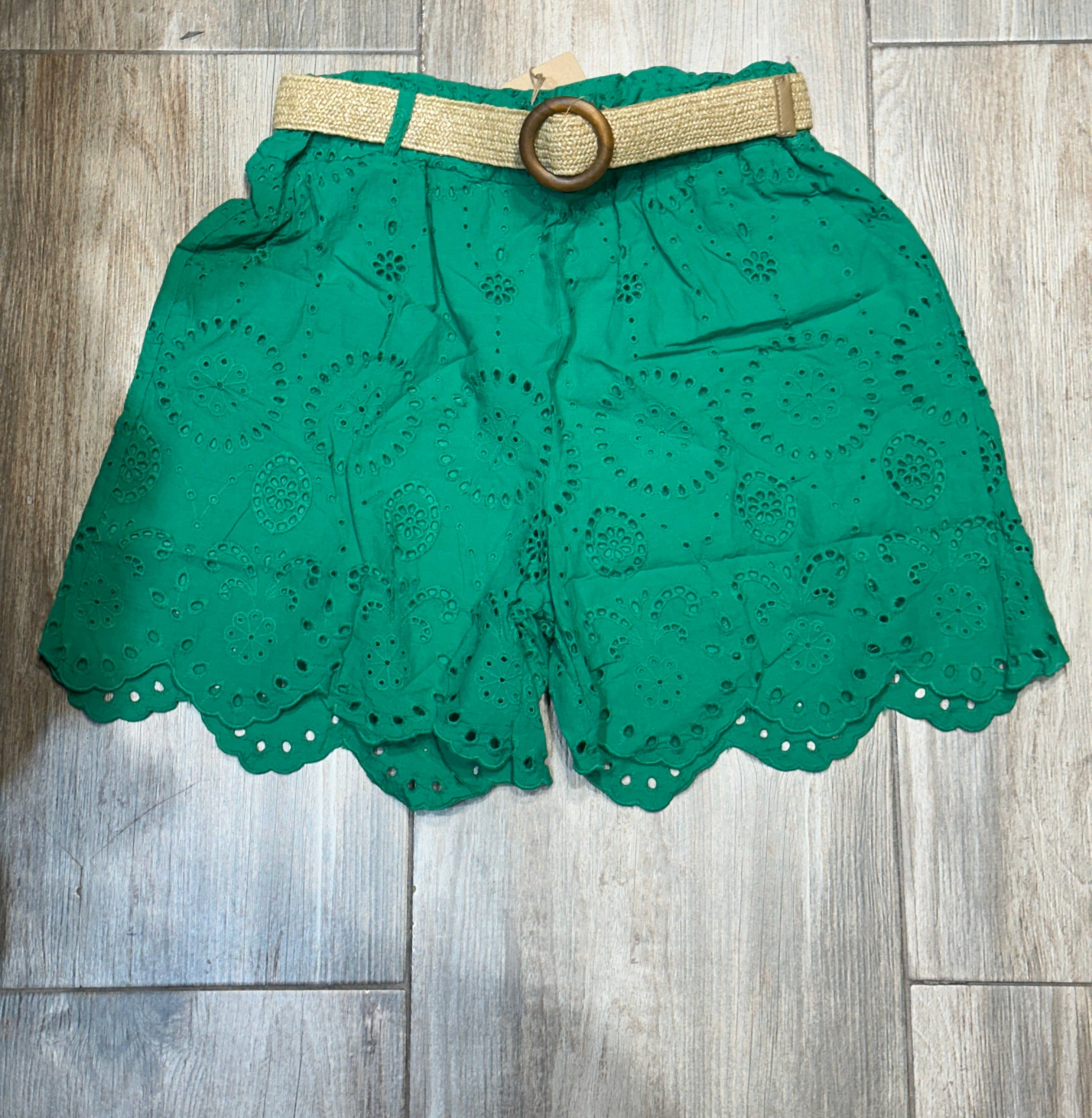 LÉA & LUC - Wholesale Shorts - Women's - Broderie anglaise shorts in 100% cotton REF. 250230