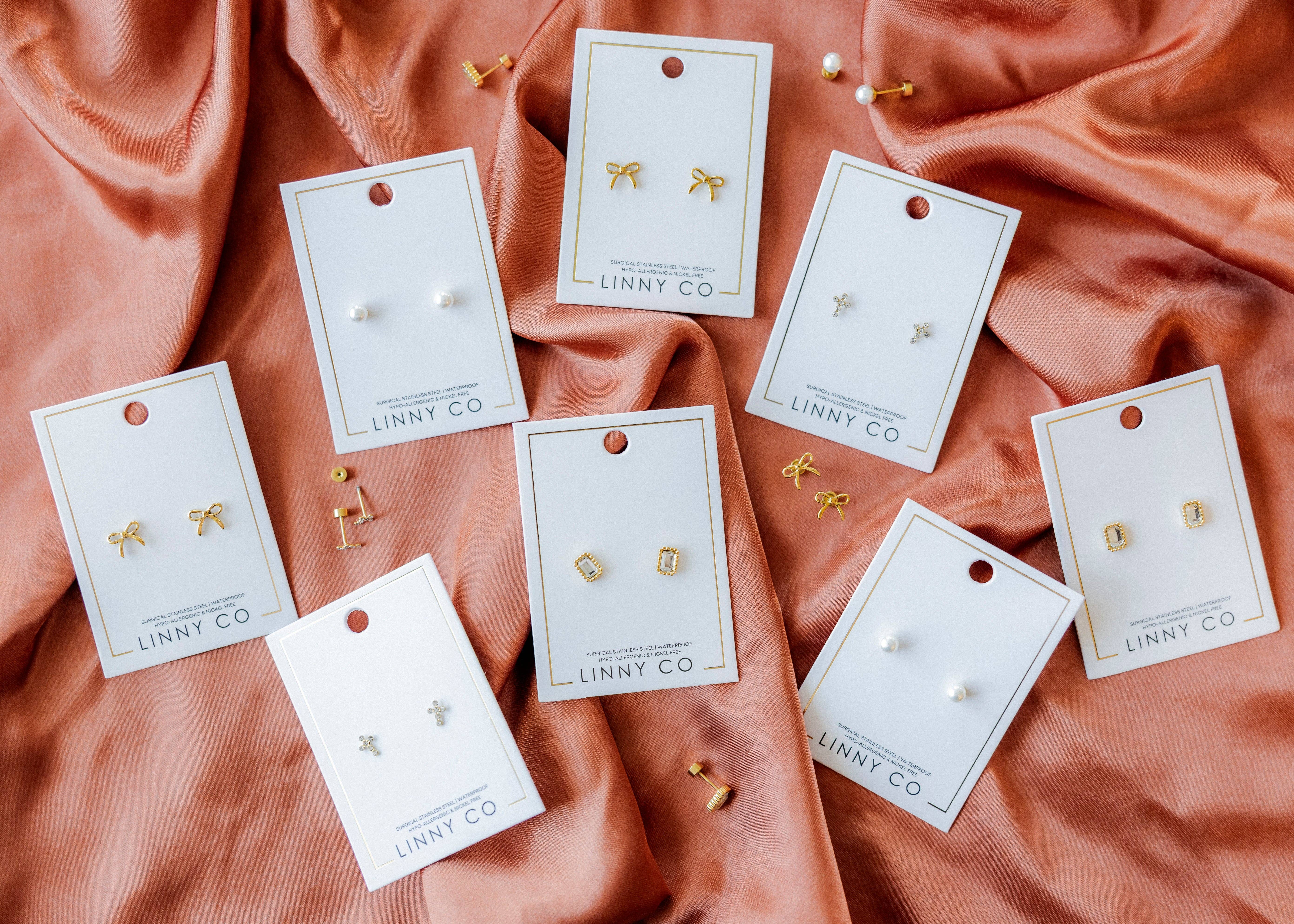 LINNY CO - Wholesale Stud/Post Earrings - Screwback Stud Earrings - Sadie - Gold15