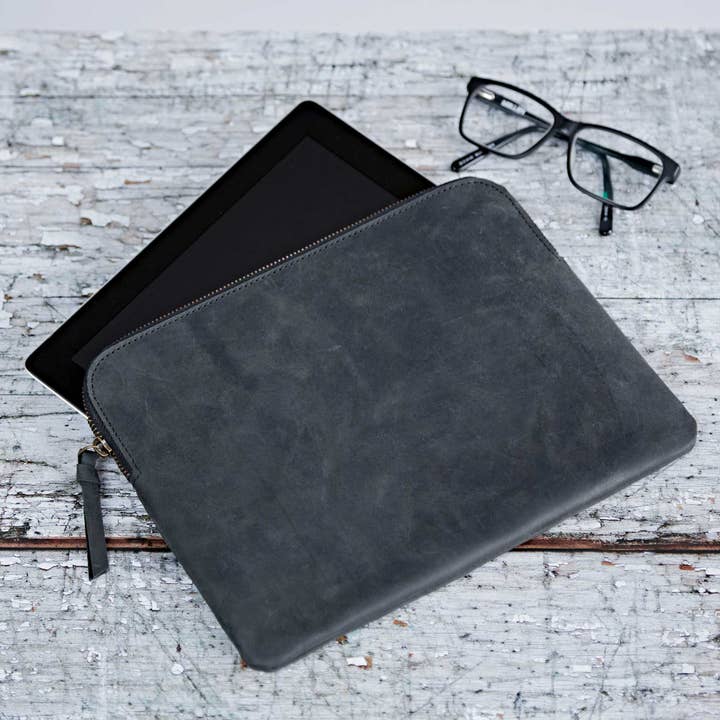 The Paper High Gift Company Limited - Wholesale Laptop/Tablet Case - Unisex - Buffalo Leather Tablet Case - Rustic Tablet Sleeve3