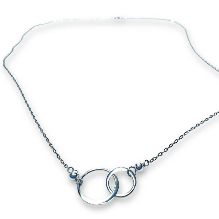 Collier Cercles en Argent pour la vente par Janine’s Jewelry Design