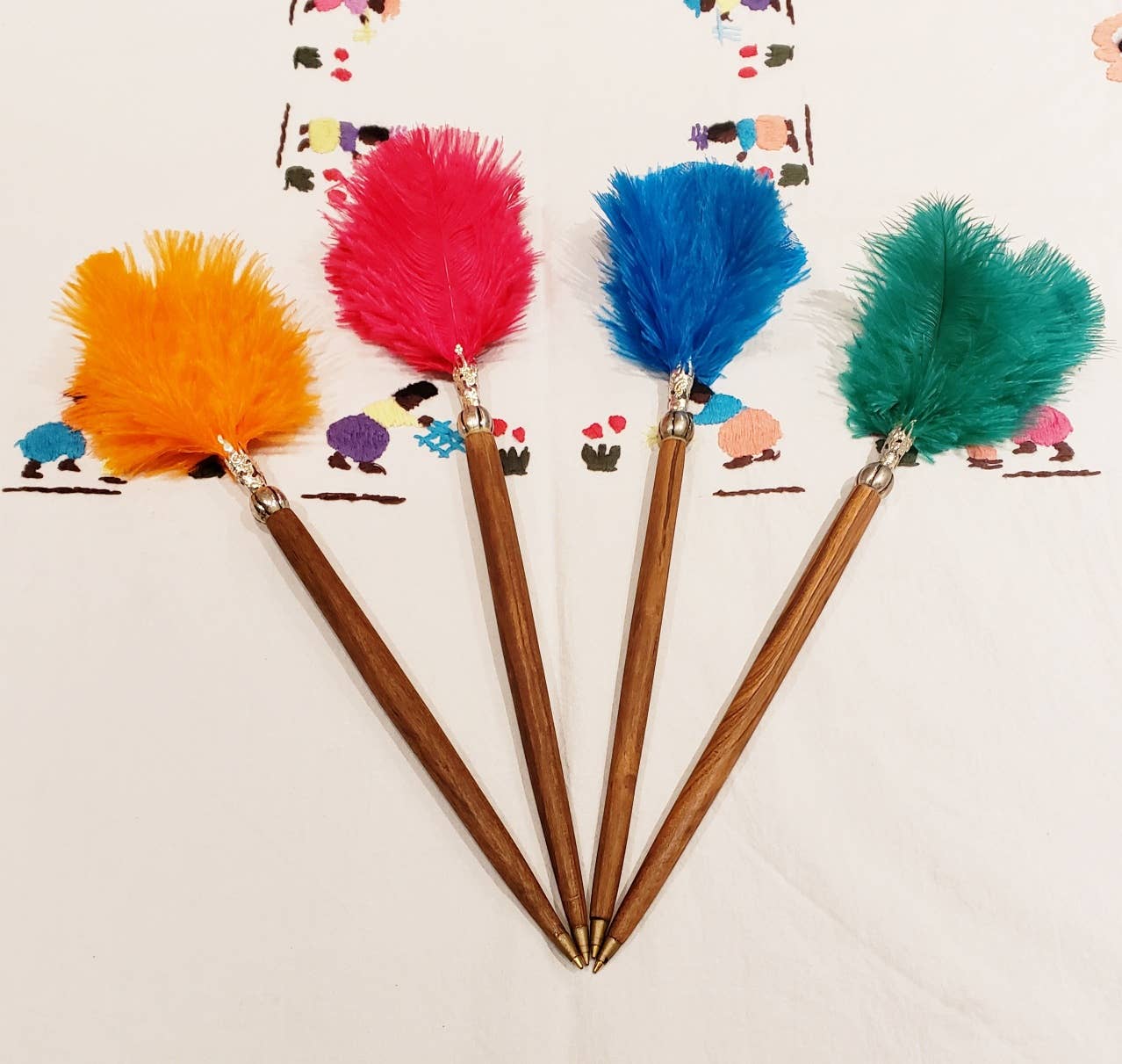 KOLUNTU - Wholesale Pen - Olive Wood and Ostrich Feather Pen10