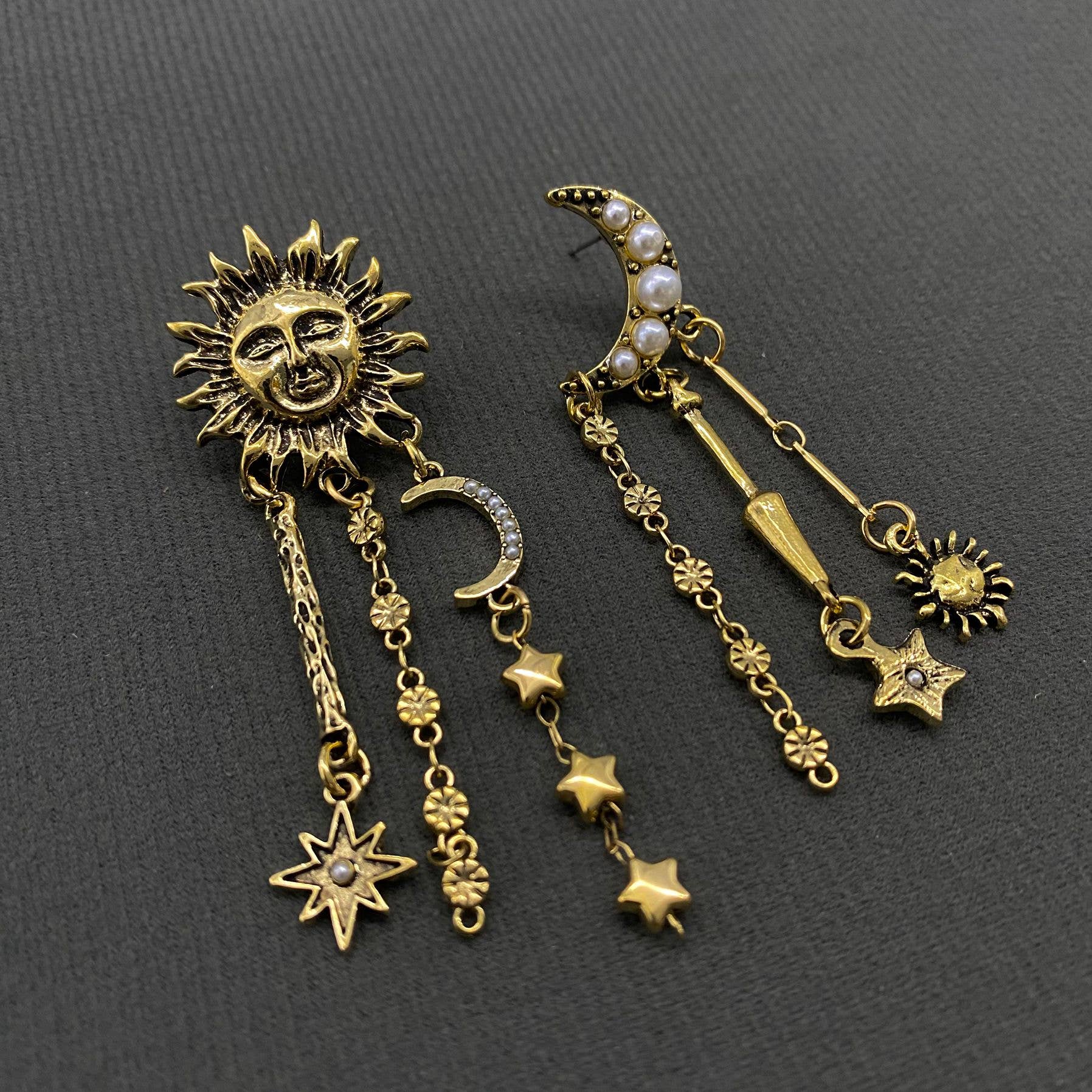 Mio Queena – wholesale Dangle earrings – Star Fringe Asymmetric Sun Moon Post Earrings - MS0
