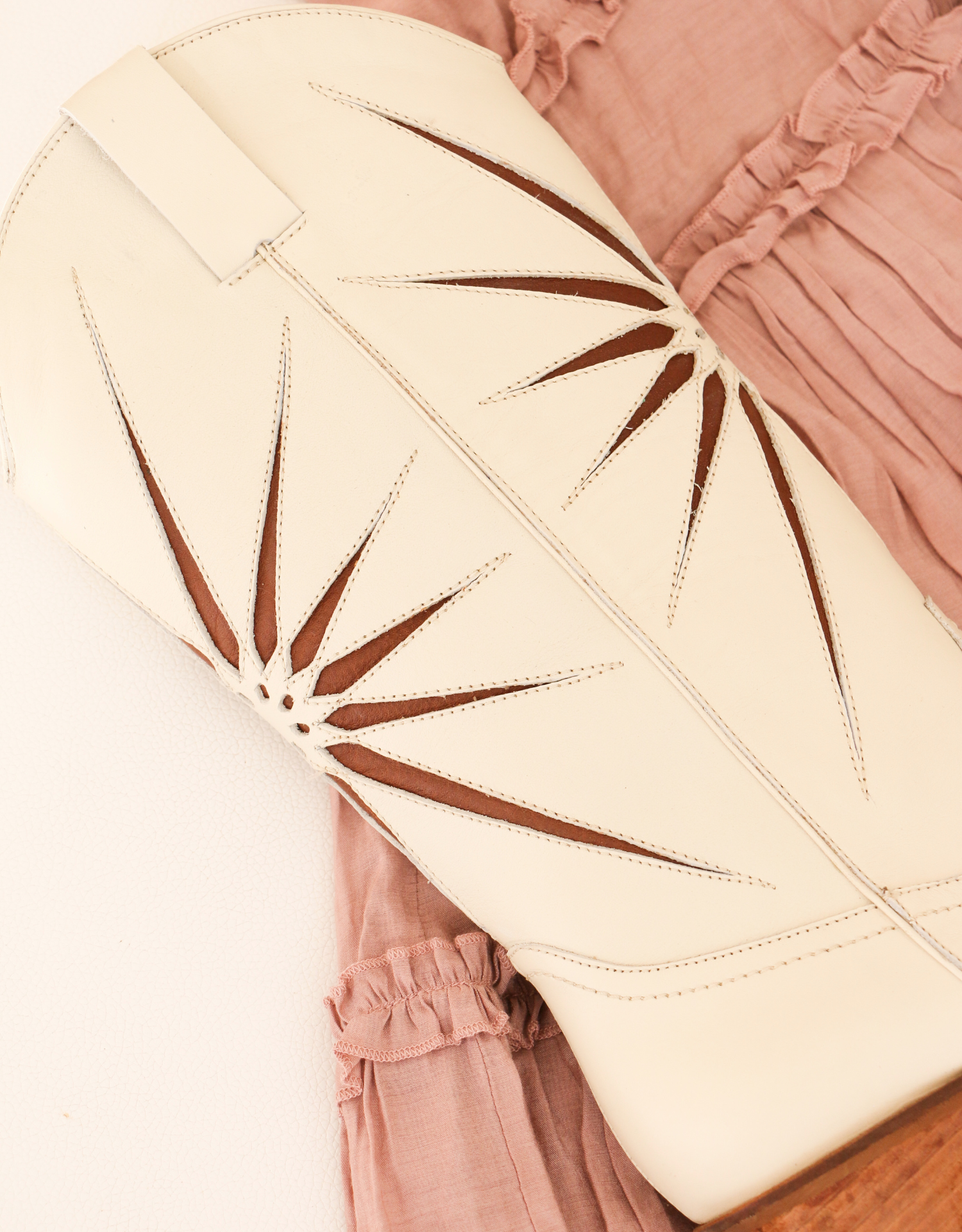 Elfenbein Mondaufgang Western-Cowboystiefel aus elfenbeinfarbenem Leder Damenschuhe für den Großhandel auf Faire14