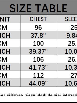 BLANC HAUT À MANCHES COURTES EN PATCHWORK EN DENTELLE IMPRIMÉE À COL EN V en vente sur Faire7