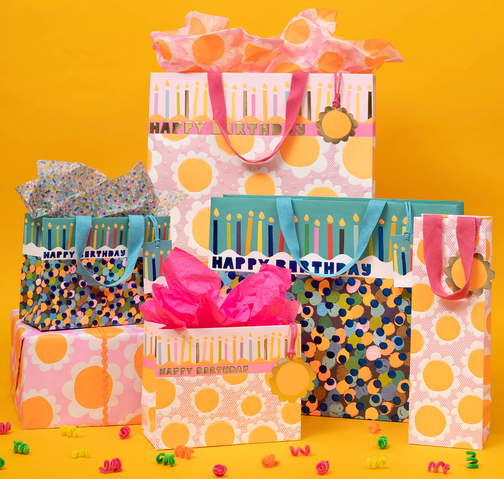 キャンディーズ MD Wholesale Bag Short Dazzling Daisies for your store - Faire