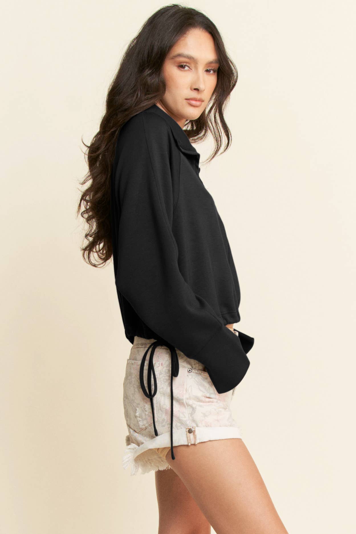 Davi & Dani - Wholesale Blouse - Dames - STEVIGE KORTE TOP MET LANGE MOUWEN EN RITSSLUITING AAN DE VOORKANT12