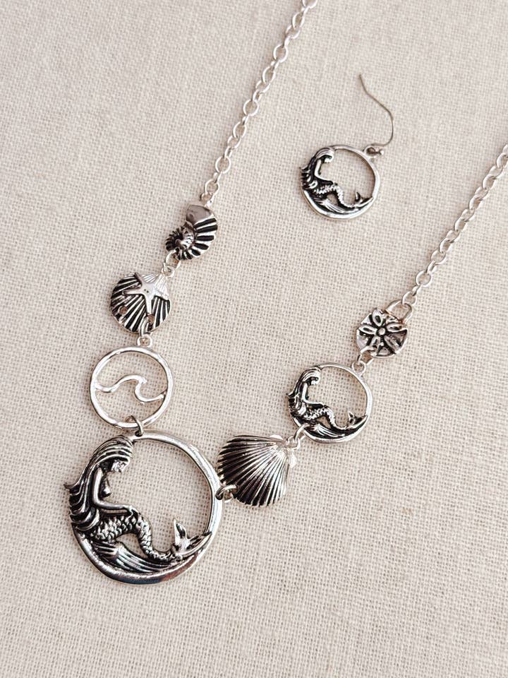 Antique Silver Sea Life Necklace Set for wholesale by Juniper Wish