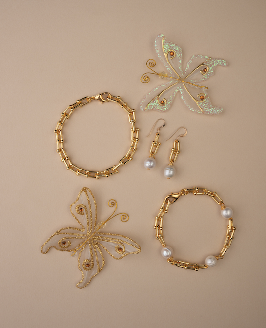 ali & bird jewelry - Wholesale Link & Chain Bracelet - Gold horsebit chain, pearl bracelet1