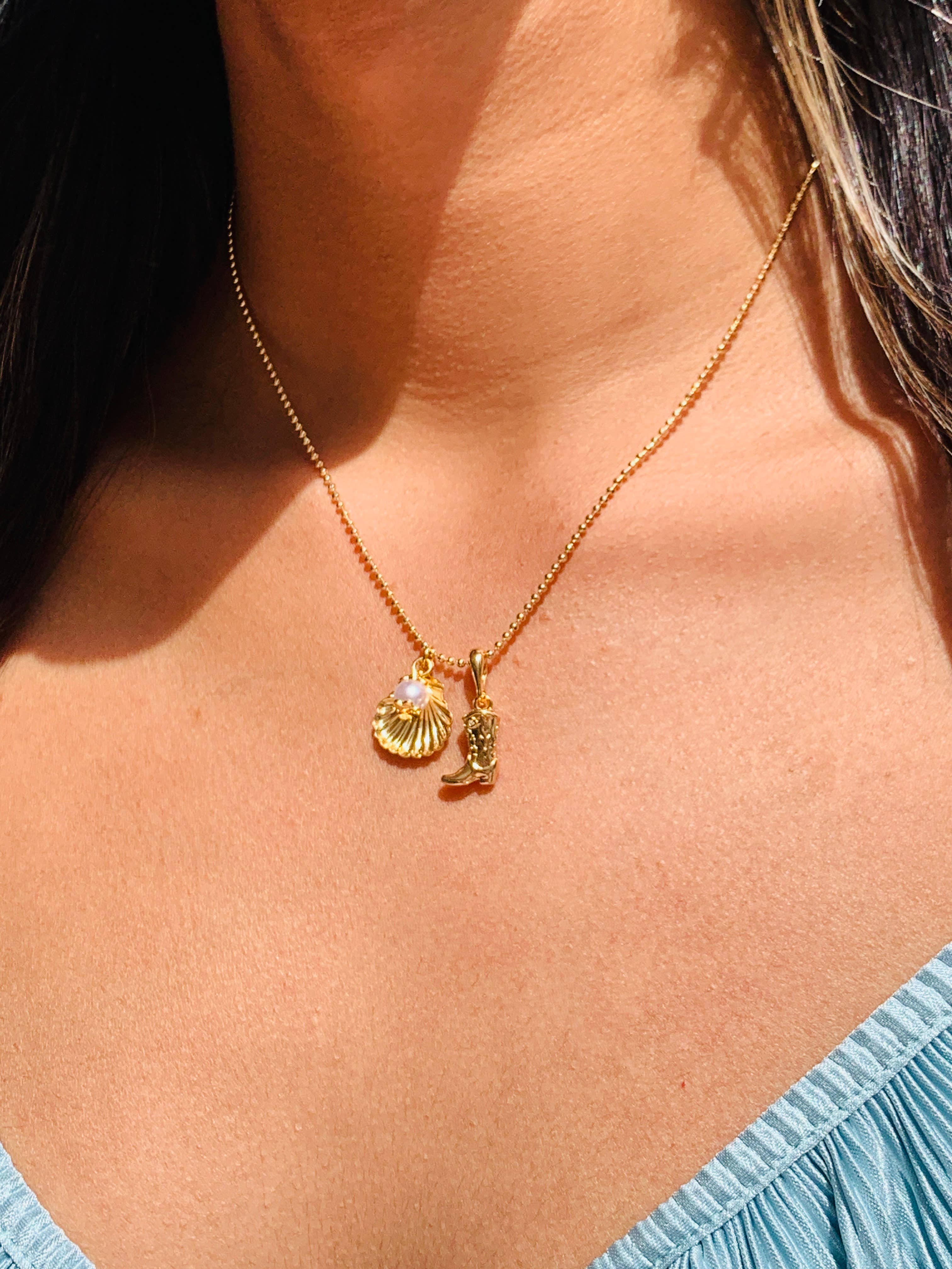 Mali Beads – Großhandel Kette mit Anhänger/Charm – 18K Gold Küsten-Cowgirl-Hut und Muschel-Anhänger Halskette3