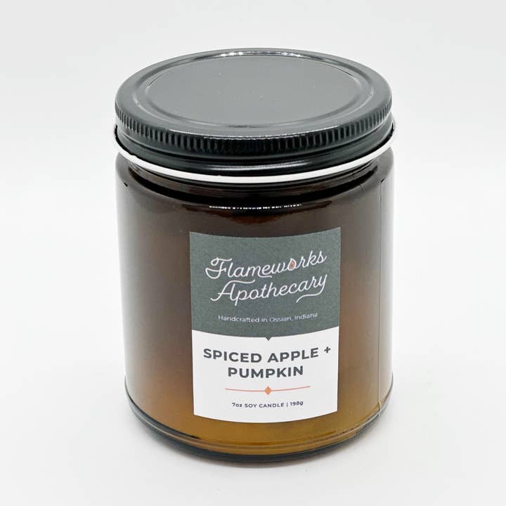 Vela en tarro ámbar especiada de manzana y calabaza de 7 oz para venta al por mayor de Flameworks Apothecary