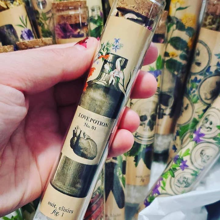 Skellington Curiosities - Wholesale Bath Salts - 20 Test Tube Bath Salts With Tarot Card