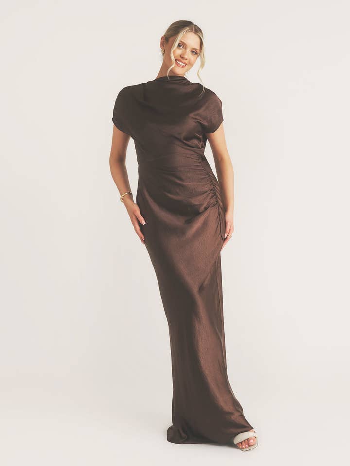 Batwing Hög Hals Satin Brudtärneklänning - Choklad för wholesale av Six Stories
