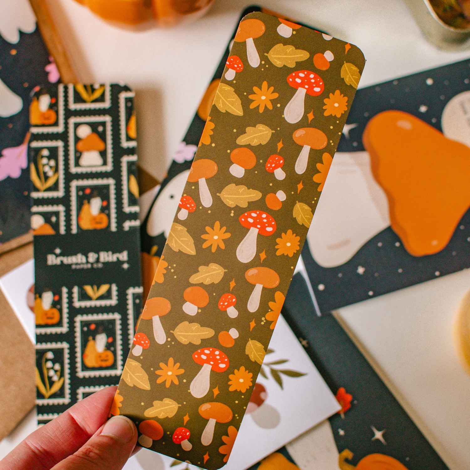Brush & Bird Paper Co. - Vendita all'ingrosso Segnalibro - Segnalibro a forma di fungo carino autunnale | Regalo per la lettura autunnale1